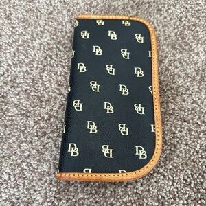 Dooney & Bourke Sunglasses Sleeve